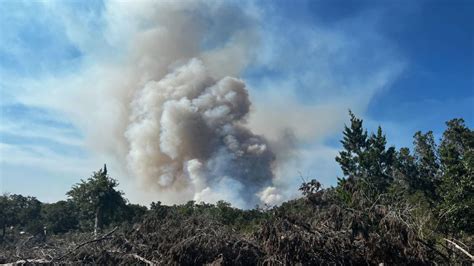Oak Grove wildfire estimated at 400 acres, 30% contained; Kyle mayor said 1 home destroyed